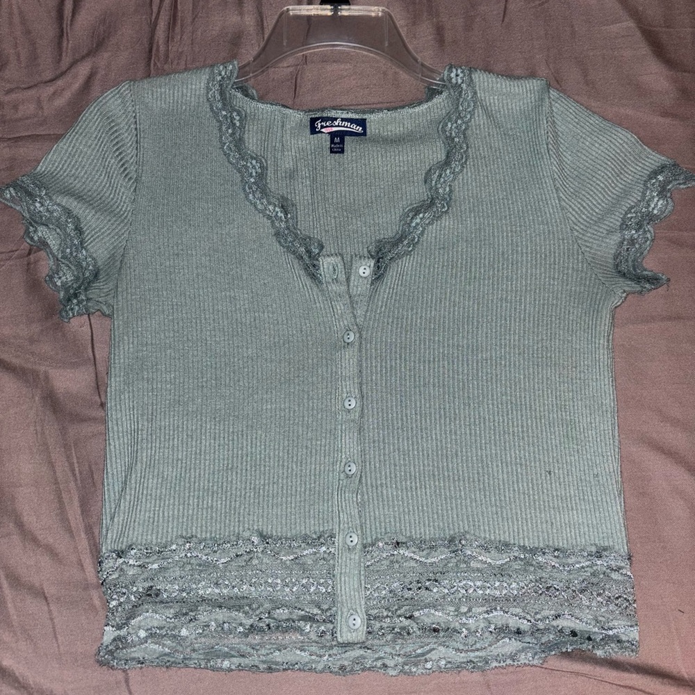 Freshman 1996 short sleeve v-neck button up crop top